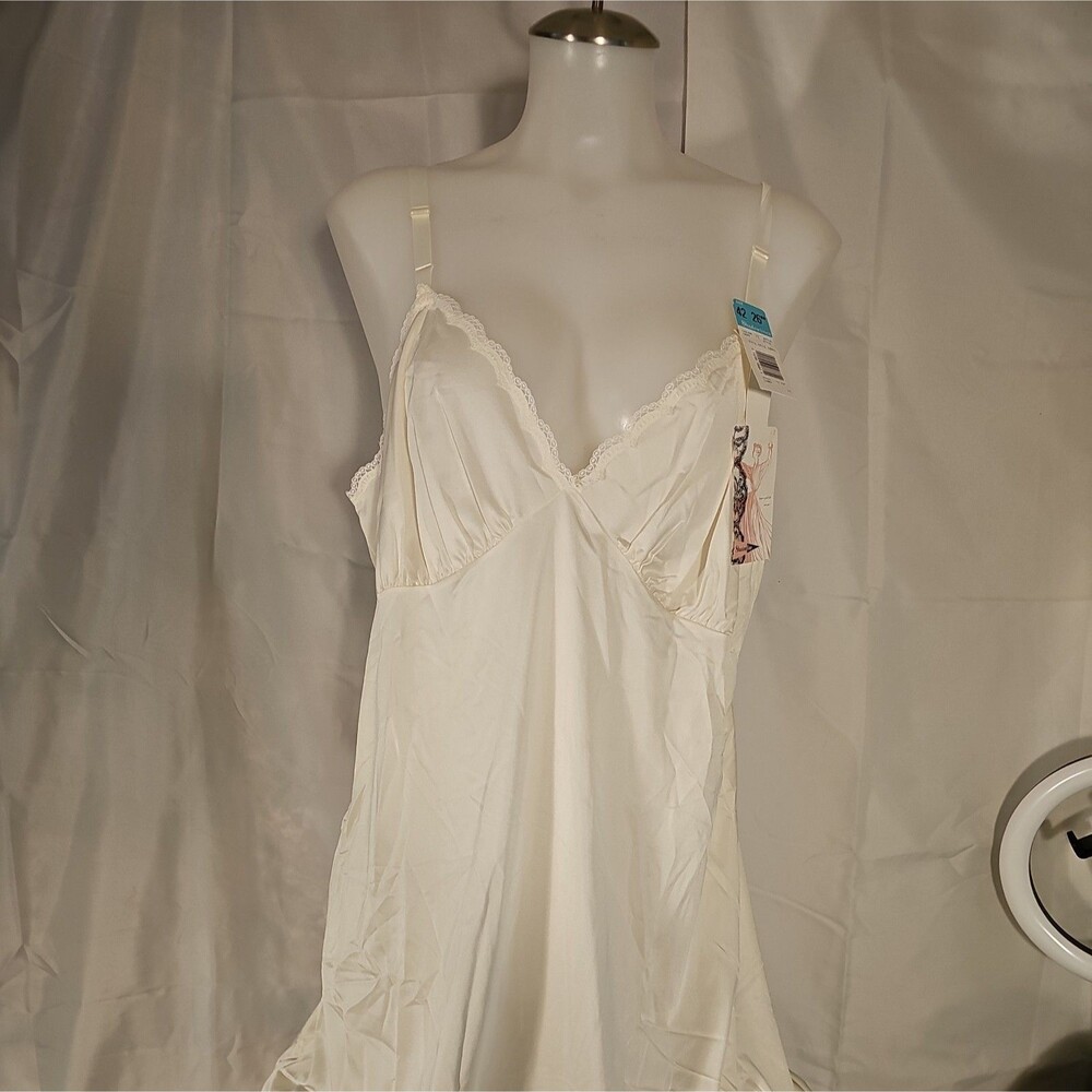 Vintage ShadowLine Ivory Full Slip Adj Straps Satin Lustre Size 42 26"